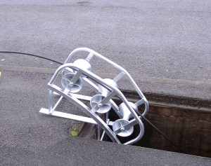 Manhole Lead Roller