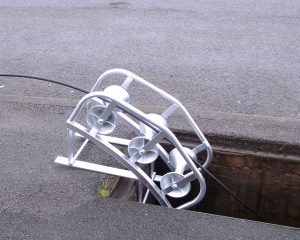 Manhole Lead Roller